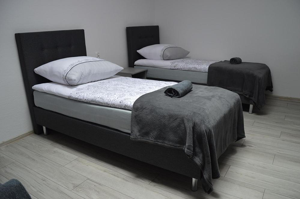Hostel Adabet Kepno Buitenkant foto
