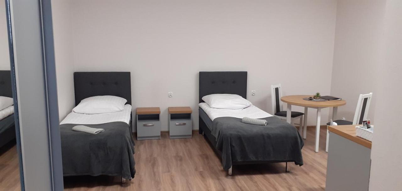 Hostel Adabet Kepno Buitenkant foto