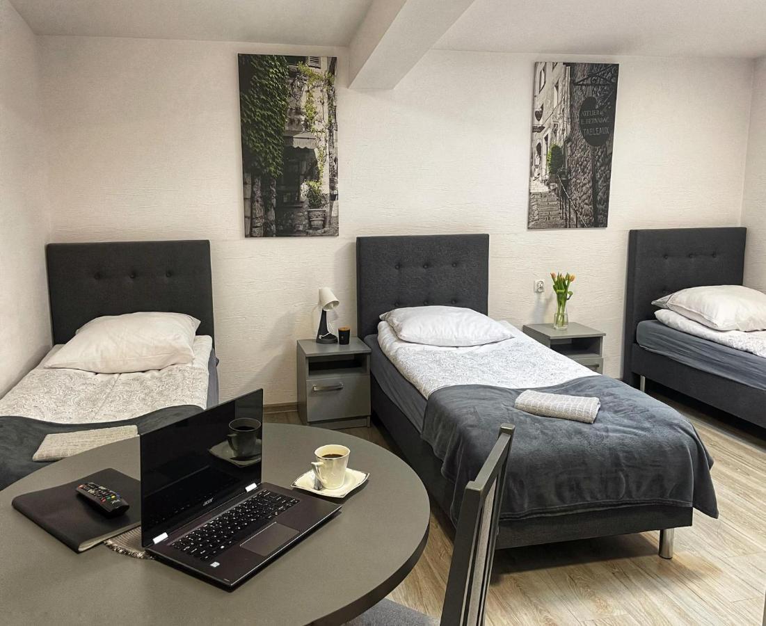 Hostel Adabet Kepno Buitenkant foto